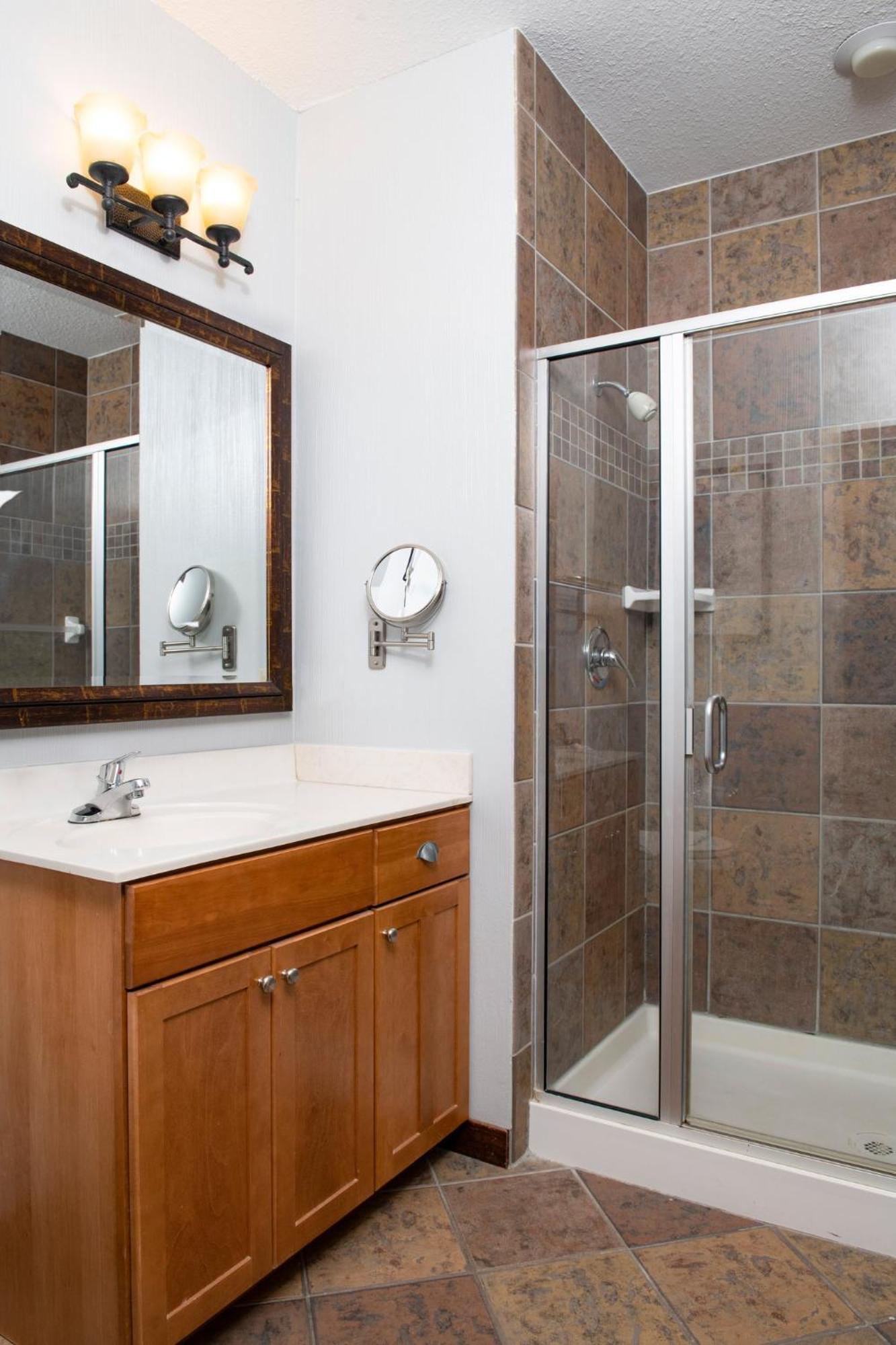 Club Wyndham Glacier Canyon Resort 3*