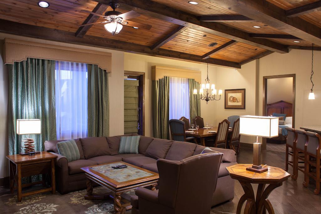 Club Wyndham Glacier Canyon Wisconsin Dells