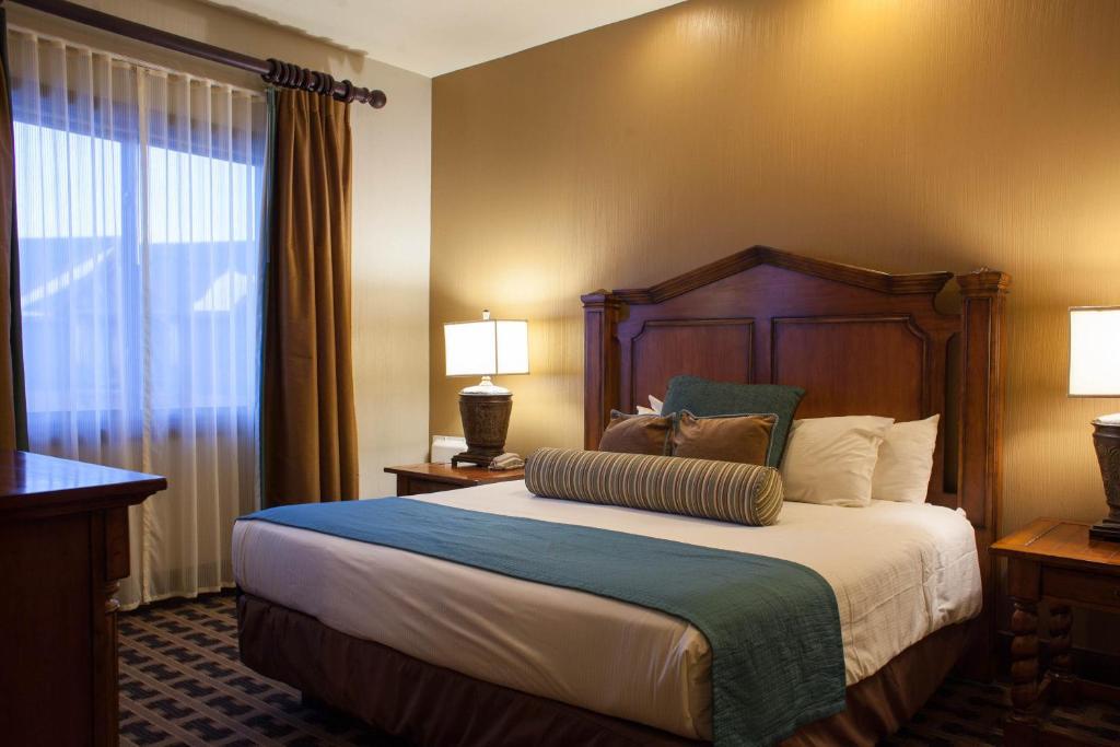 Club Wyndham Glacier Canyon Resort 3*