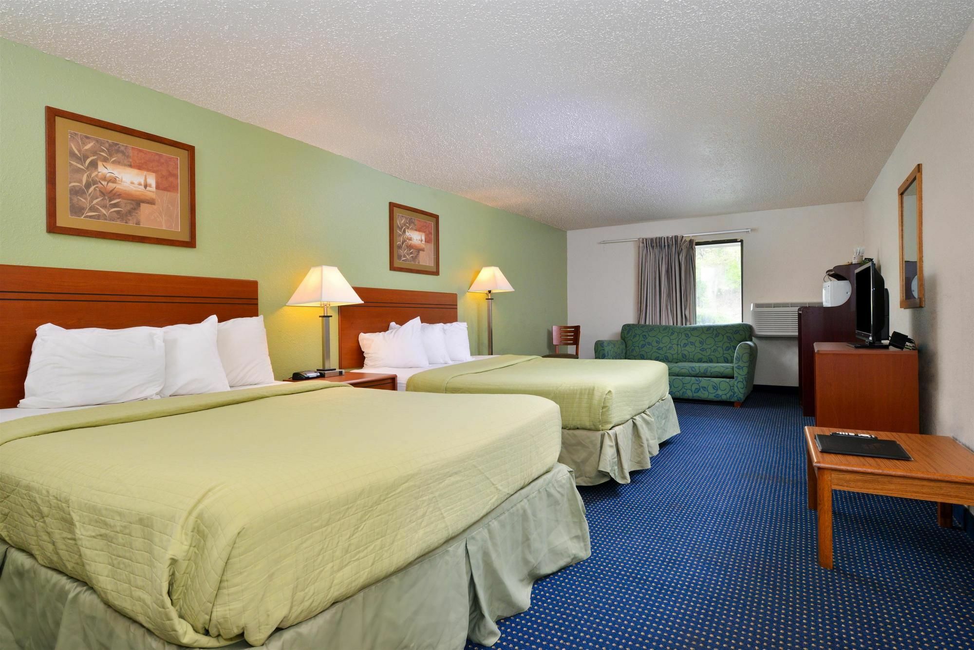 Days & By Wyndham Hotel 2*