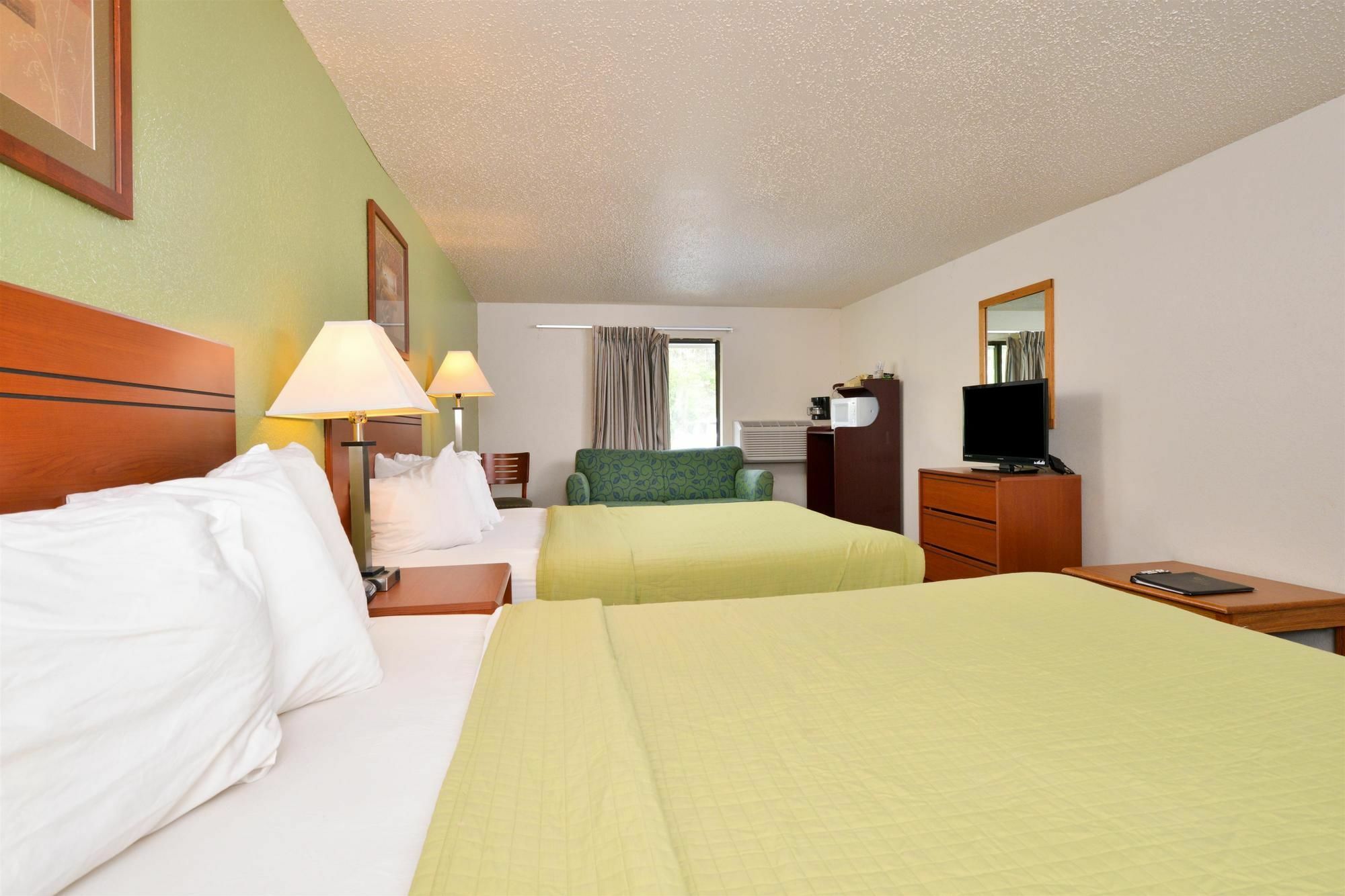 Hotel Days & By Wyndham 2*