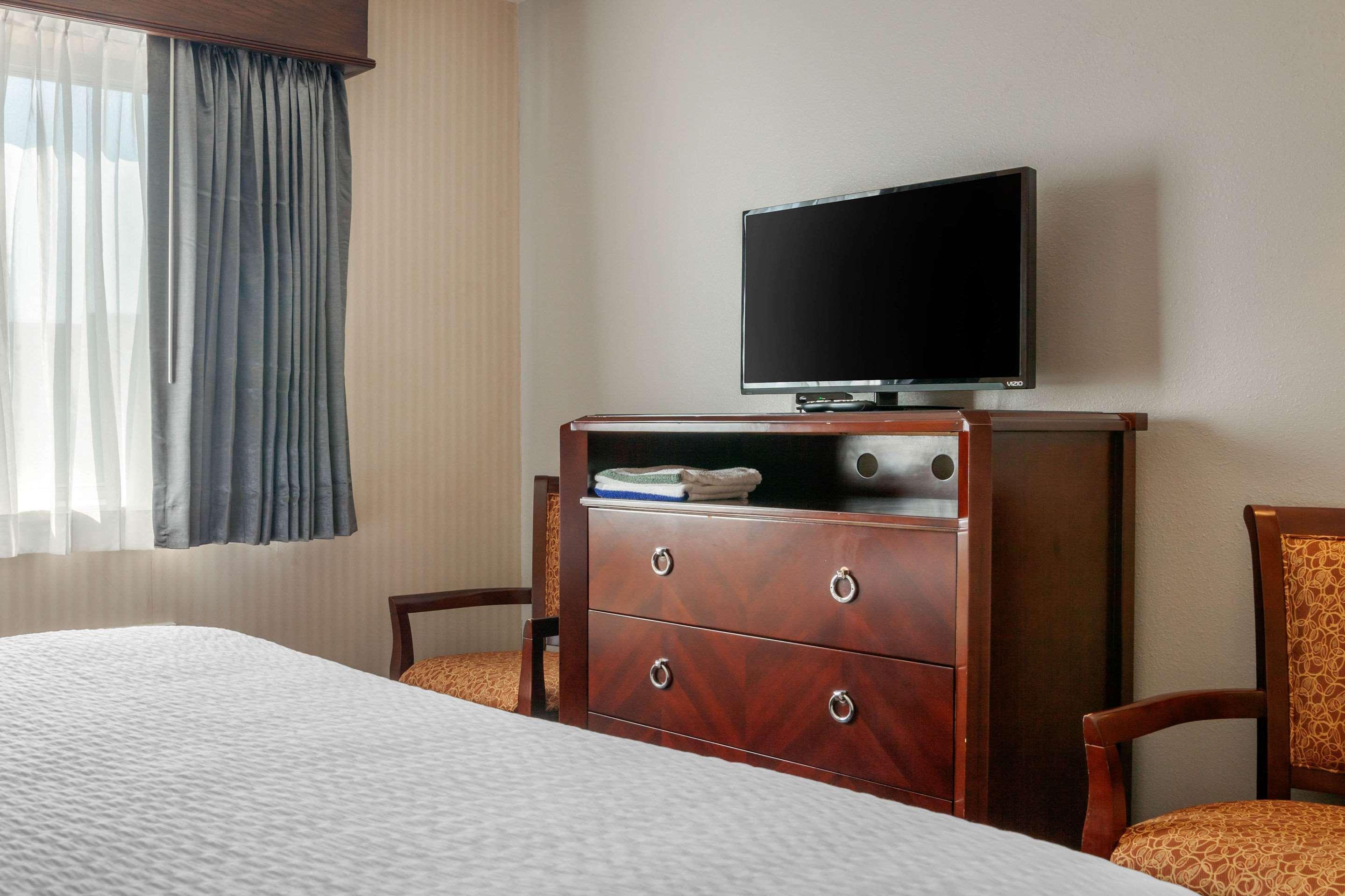 Hotel The Wisconsin & Conference Center 3*