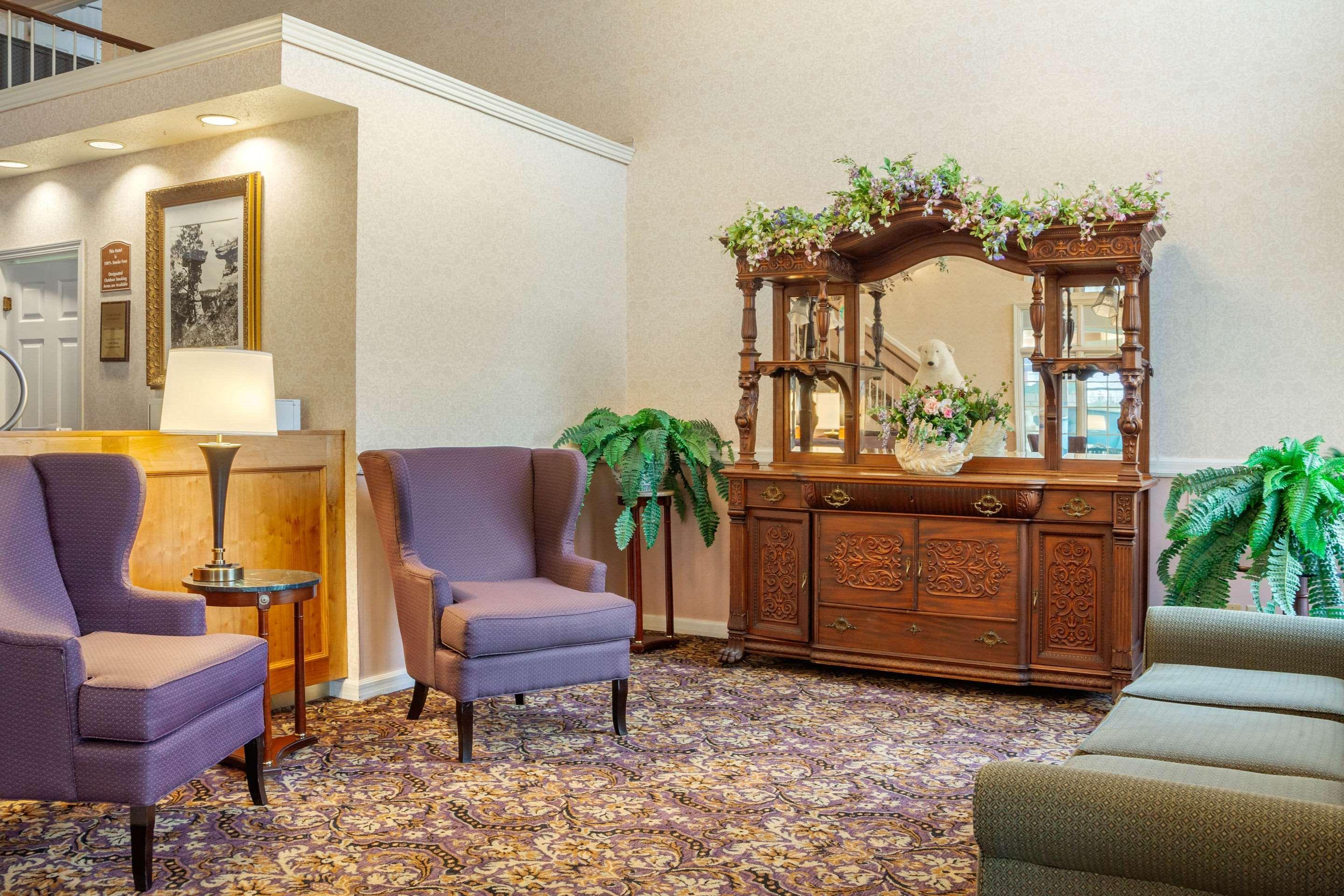 The Wisconsin & Conference Center 3*