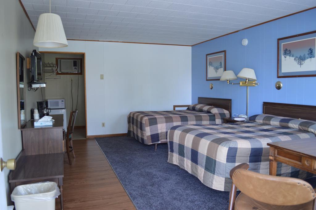 Summer Breeze Hotel