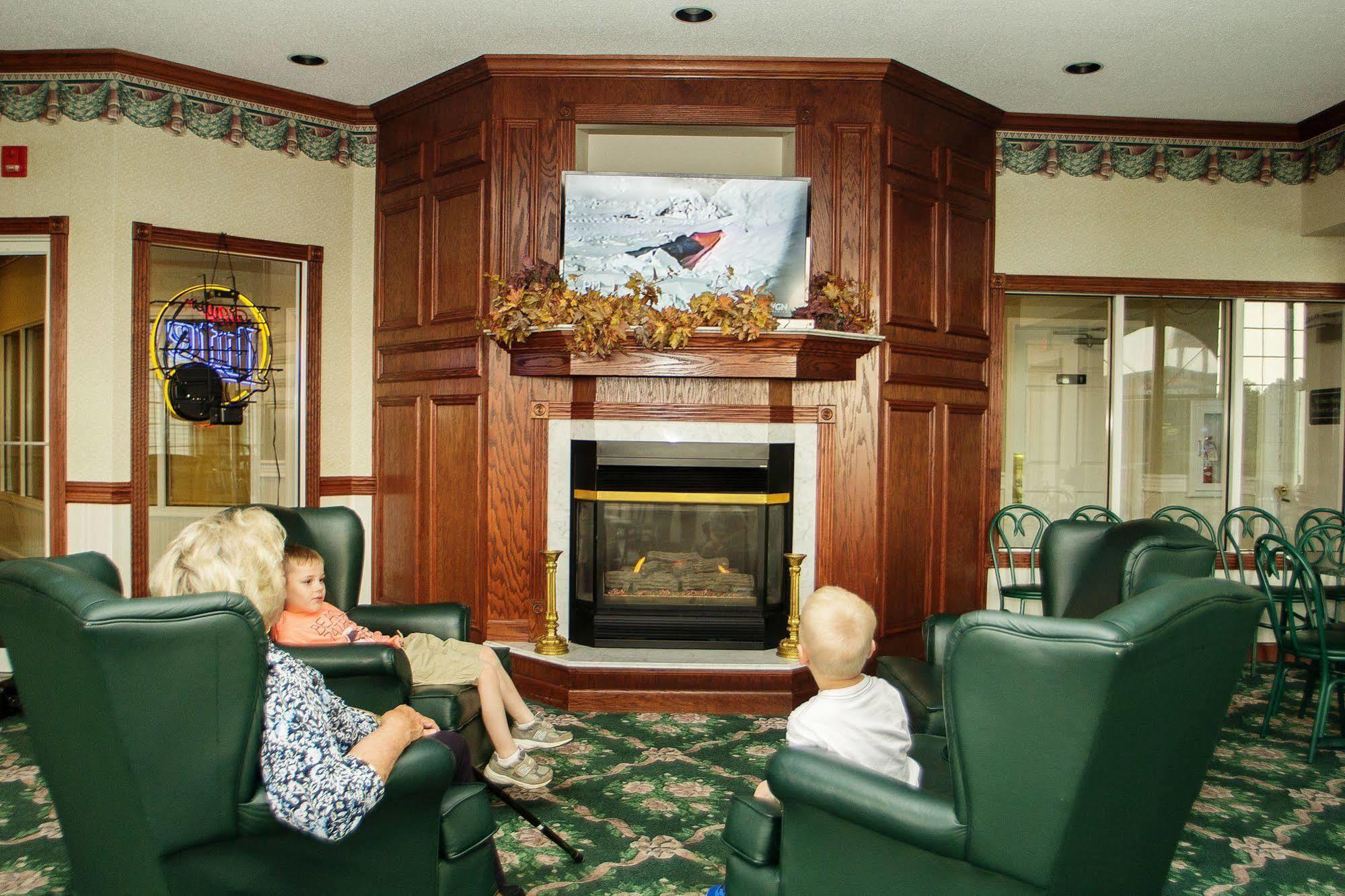 The Wisconsin & Conference Center 3*